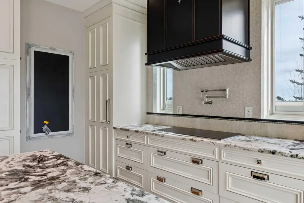58 Scimitar View NW Calgary AB T3L 2B5