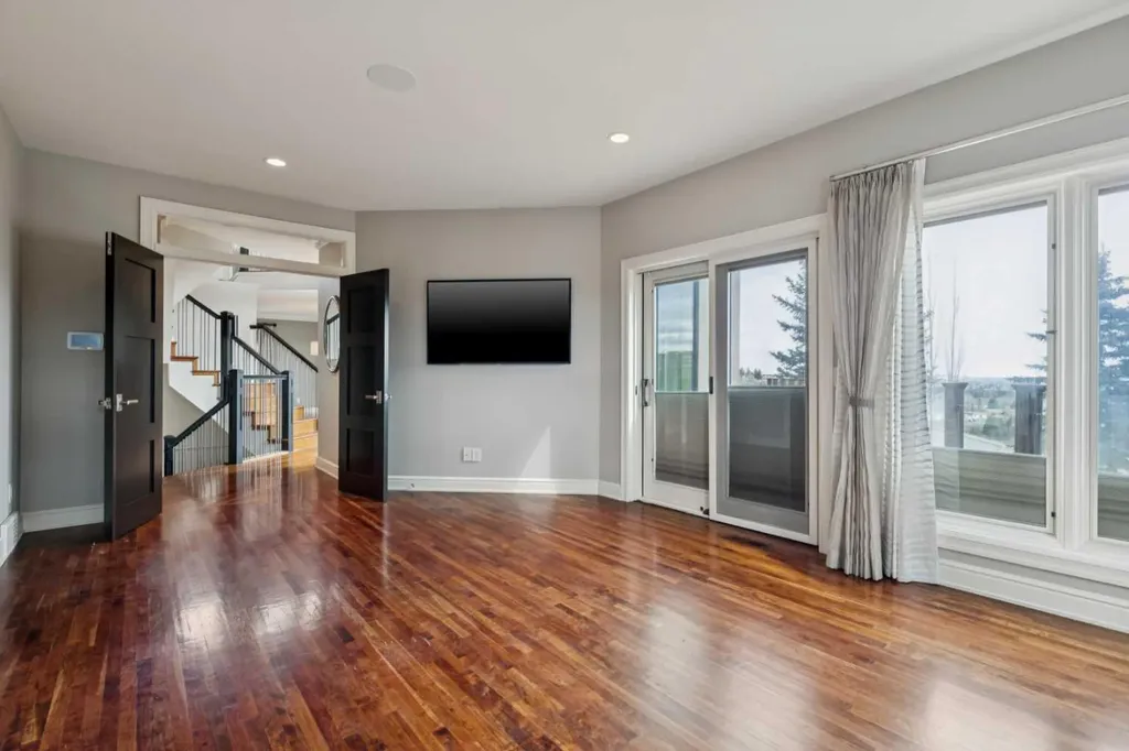58 Scimitar View NW Calgary AB T3L 2B5