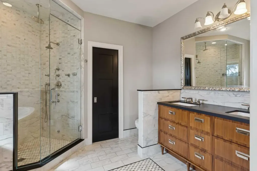 58 Scimitar View NW Calgary AB T3L 2B5