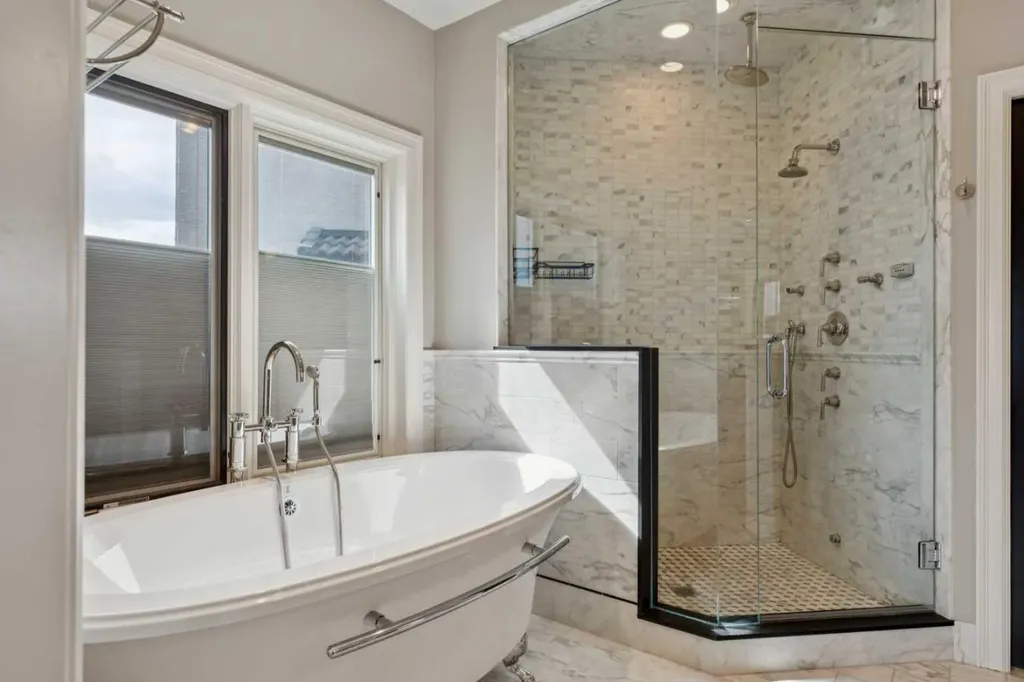 58 Scimitar View NW Calgary AB T3L 2B5