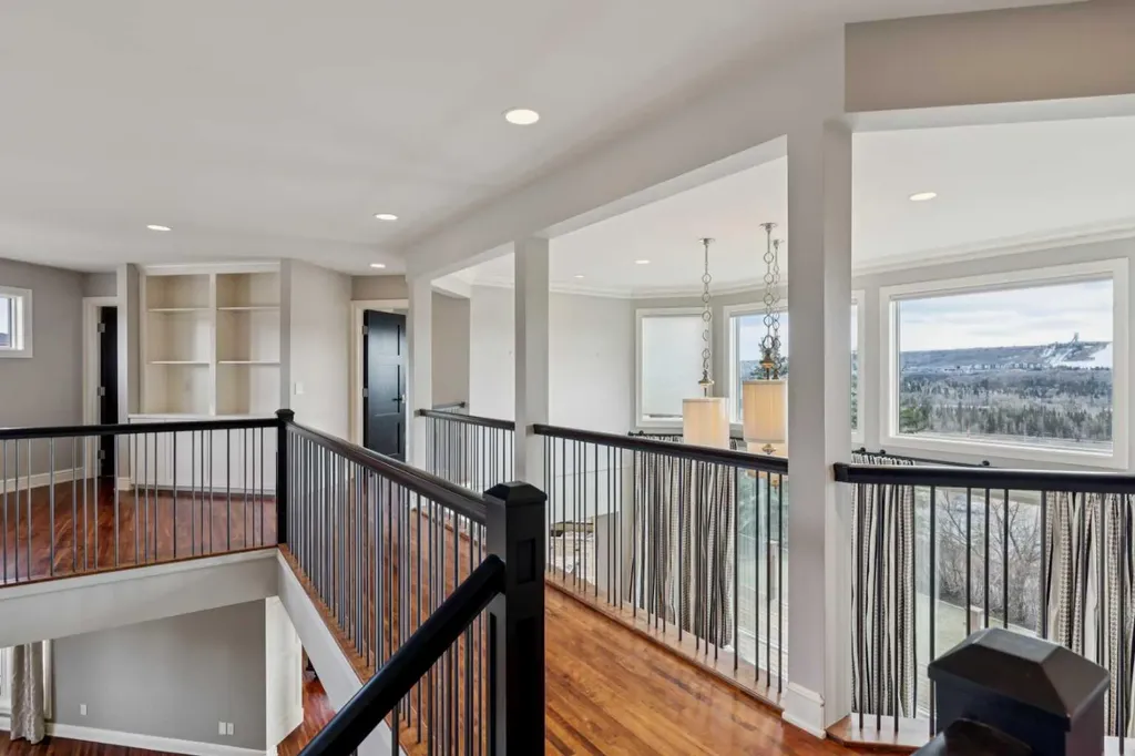58 Scimitar View NW Calgary AB T3L 2B5