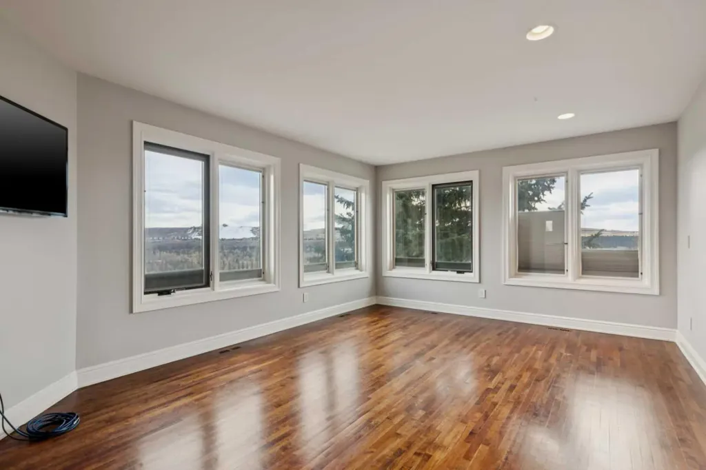 58 Scimitar View NW Calgary AB T3L 2B5