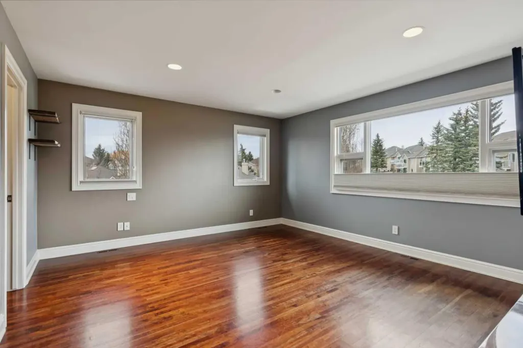 58 Scimitar View NW Calgary AB T3L 2B5