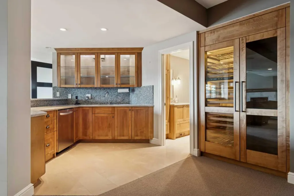 58 Scimitar View NW Calgary AB T3L 2B5