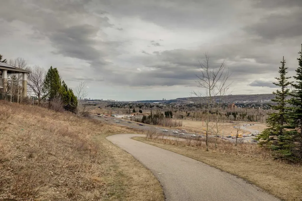 58 Scimitar View NW Calgary AB T3L 2B5