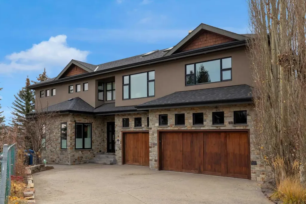 58 Scimitar View NW Calgary AB T3L 2B5