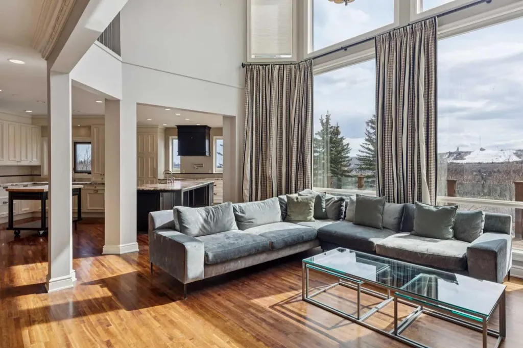 58 Scimitar View NW Calgary AB T3L 2B5