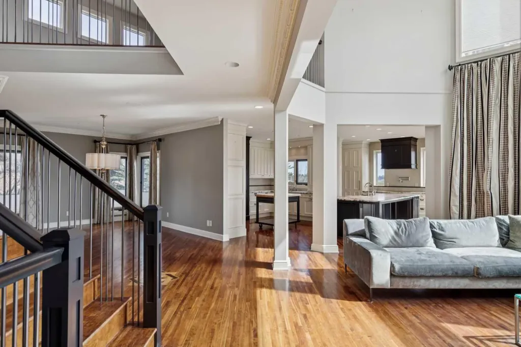 58 Scimitar View NW Calgary AB T3L 2B5