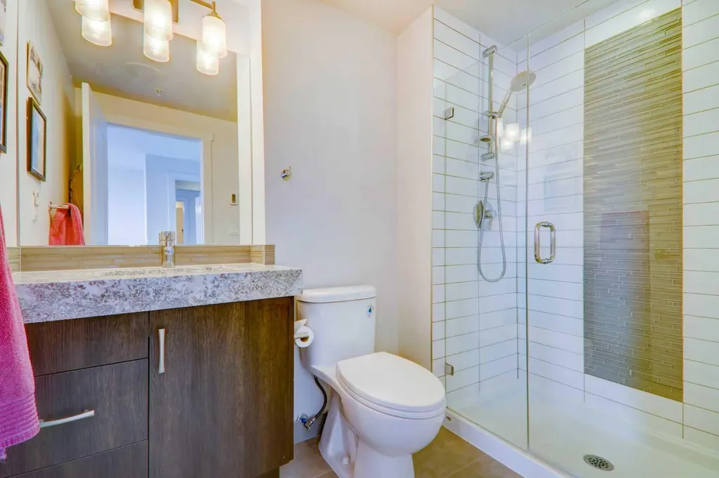303 13 Avenue SW Calgary AB T2R 0Y9