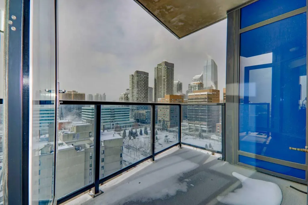 303 13 Avenue SW Calgary AB T2R 0Y9
