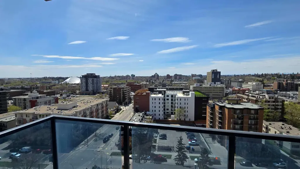 303 13 Avenue SW Calgary AB T2R 0Y9