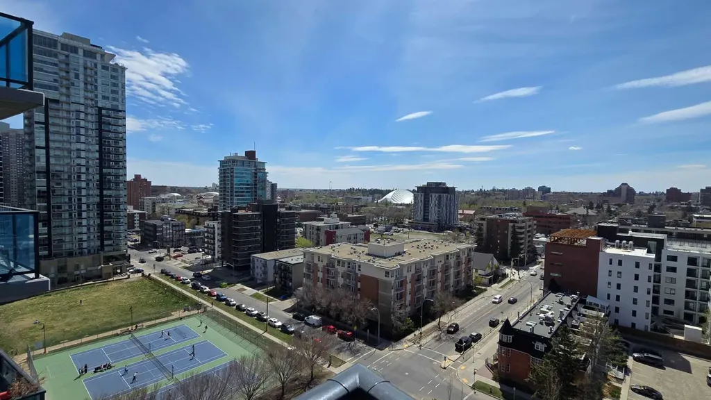 303 13 Avenue SW Calgary AB T2R 0Y9