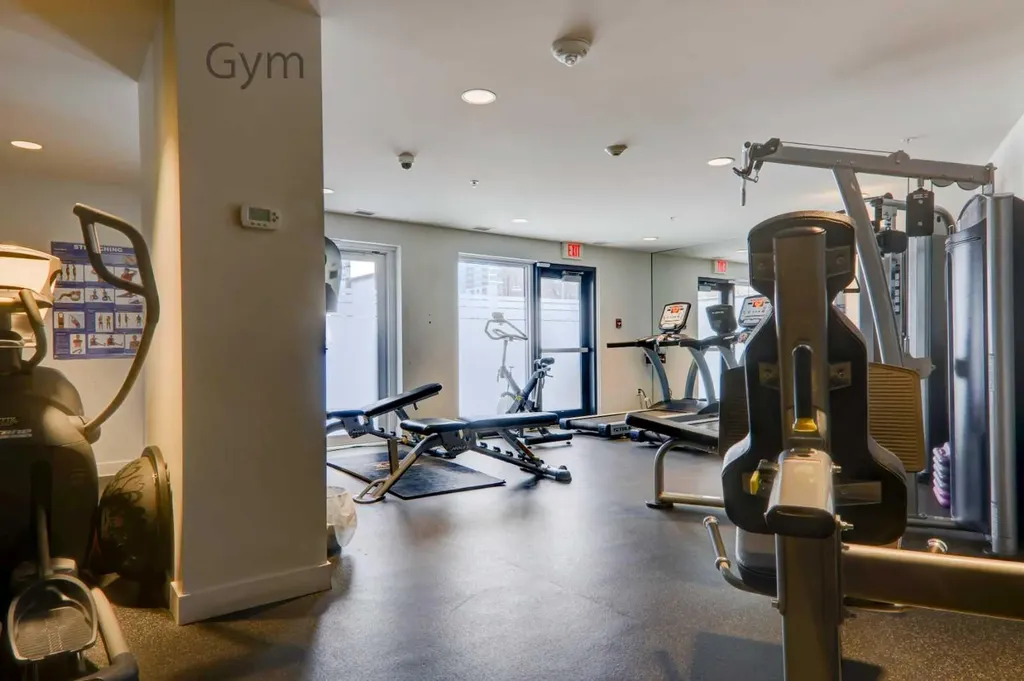 303 13 Avenue SW Calgary AB T2R 0Y9