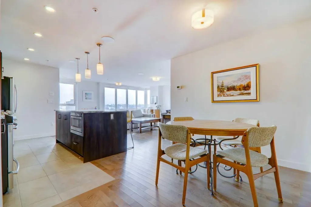 303 13 Avenue SW Calgary AB T2R 0Y9