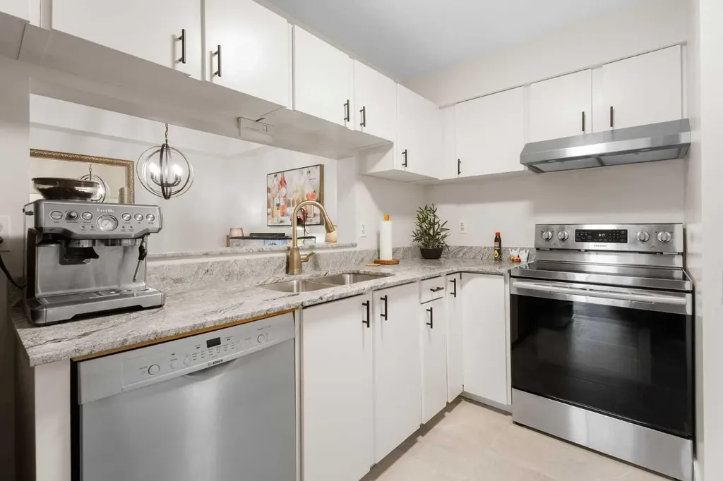 225 25 Avenue SW Calgary AB T2S 2V2