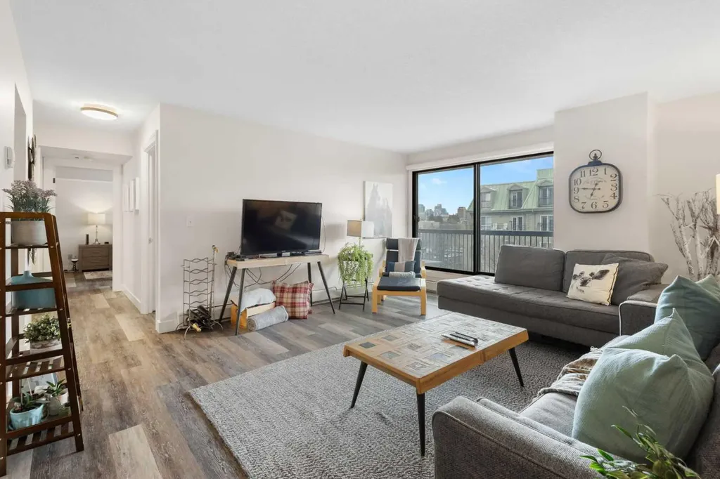225 25 Avenue SW Calgary AB T2S 2V2