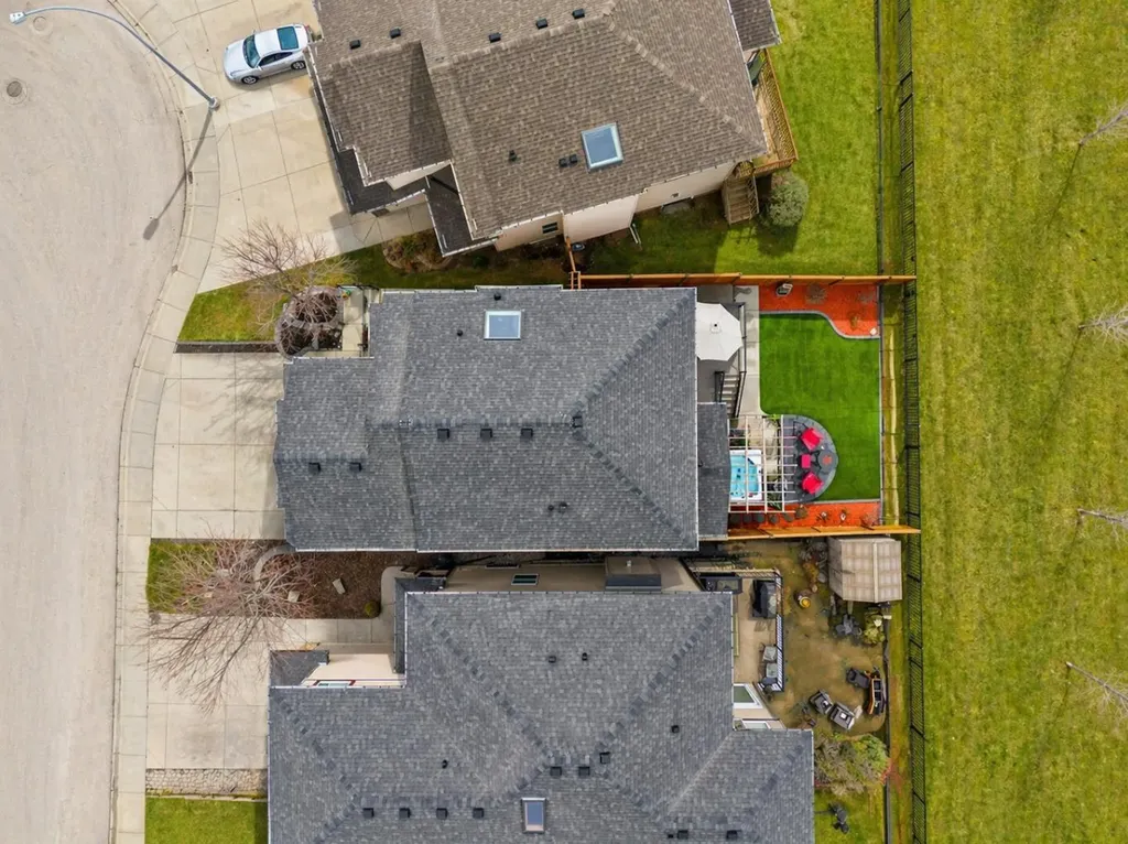 201 Pantego Road NW Calgary AB T3K 0B8
