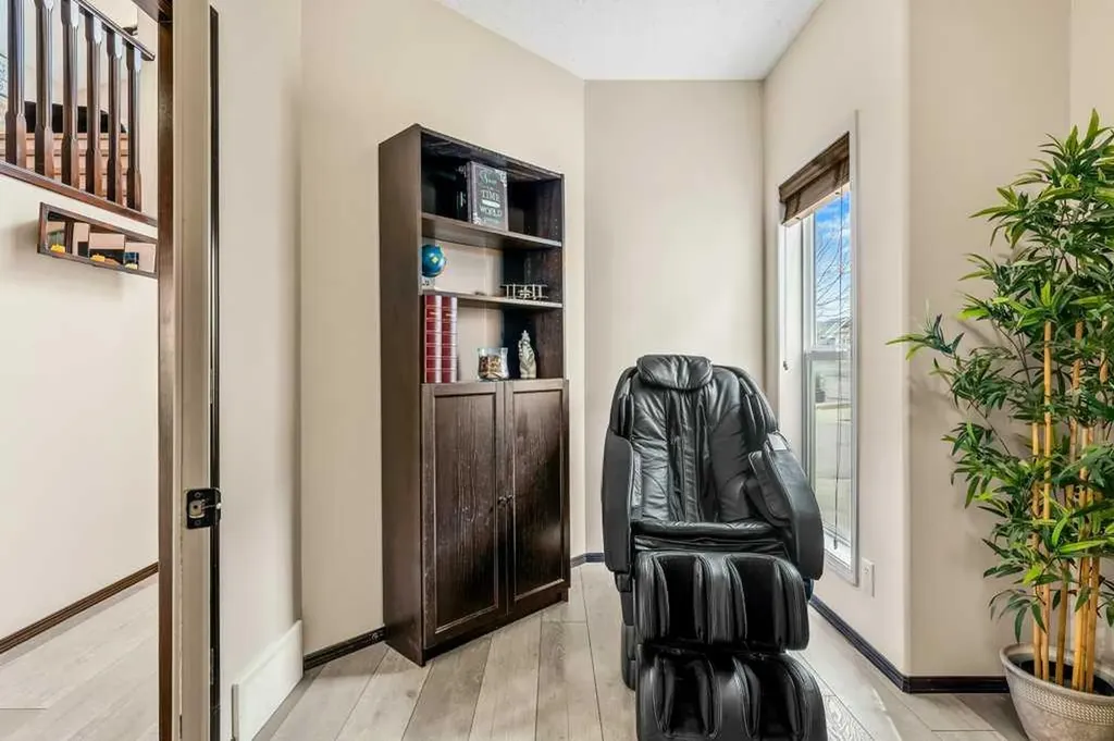 201 Pantego Road NW Calgary AB T3K 0B8