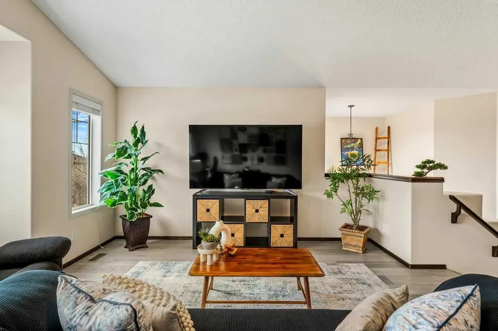 201 Pantego Road NW Calgary AB T3K 0B8