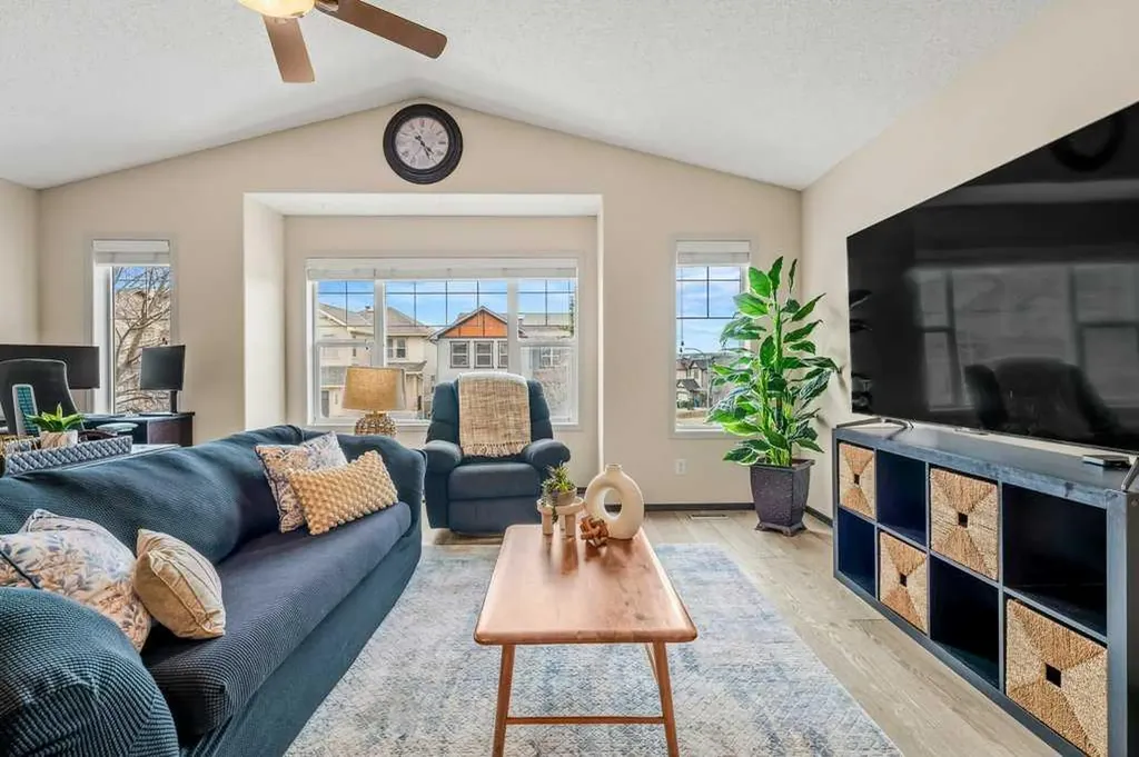 201 Pantego Road NW Calgary AB T3K 0B8