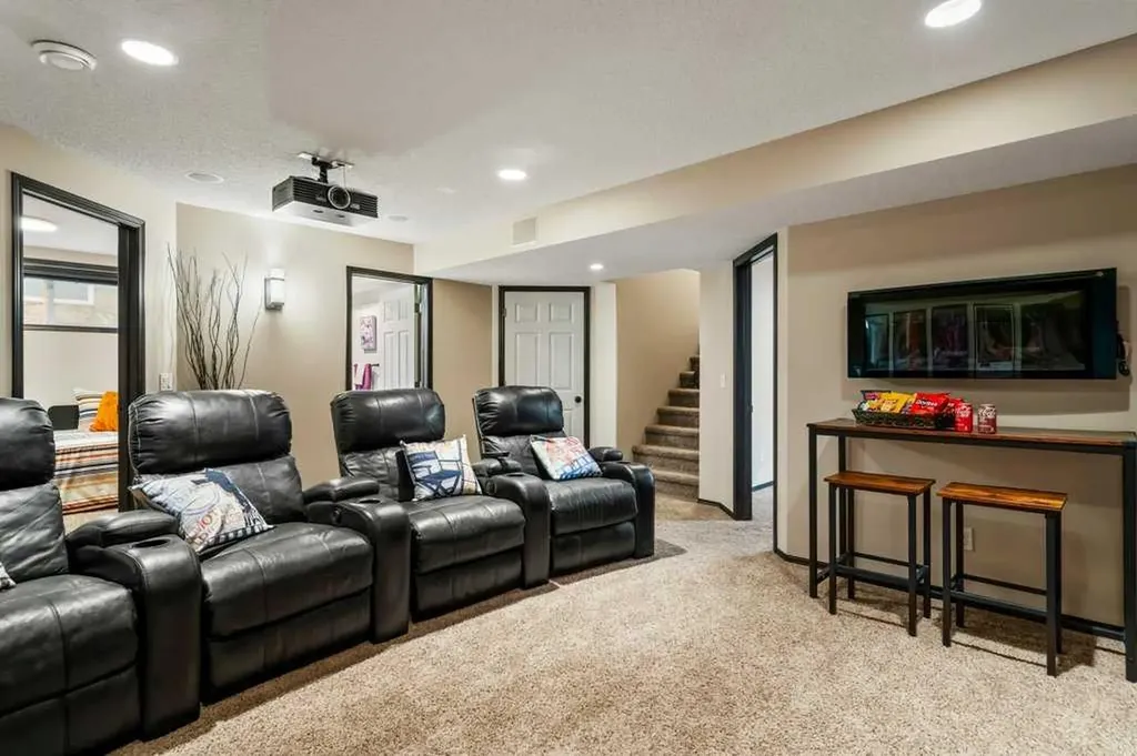 201 Pantego Road NW Calgary AB T3K 0B8