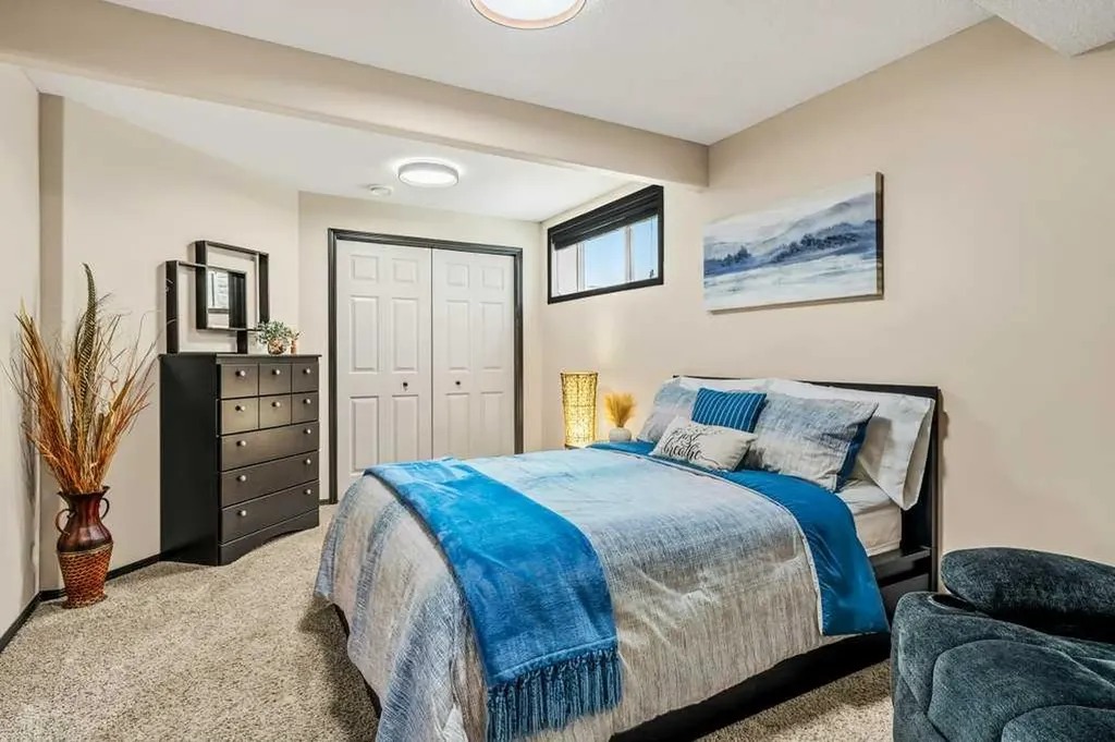 201 Pantego Road NW Calgary AB T3K 0B8