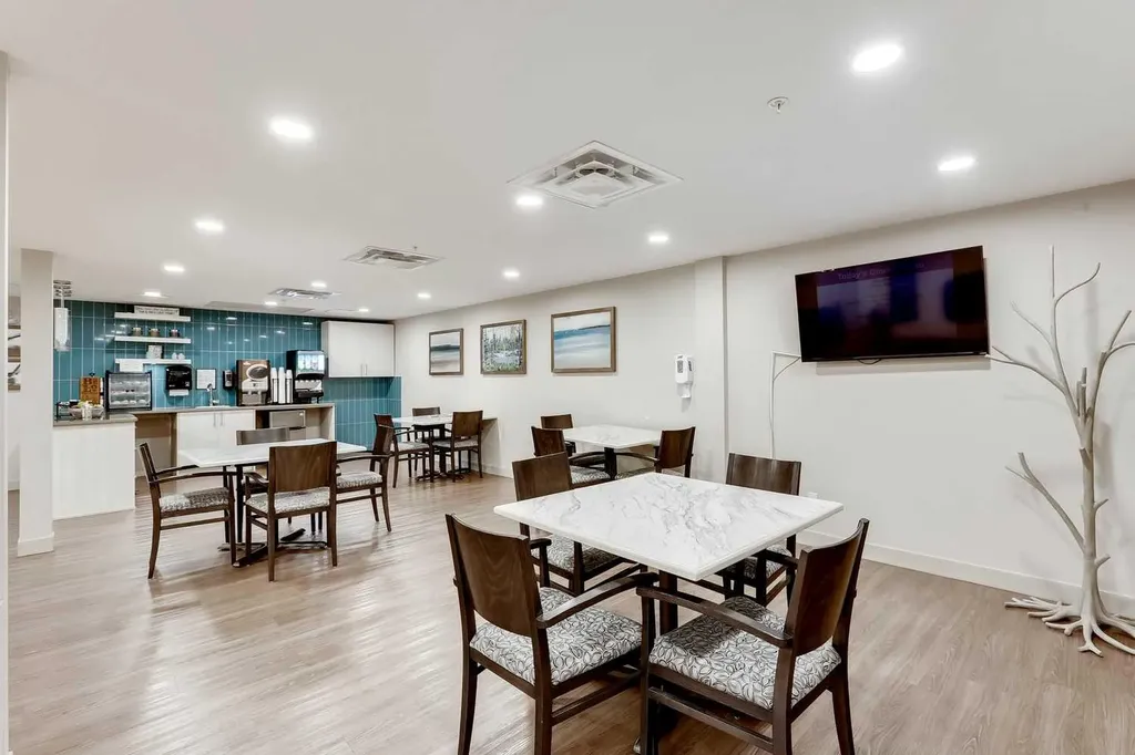 2635 Eversyde Avenue SW Calgary AB T2Y 5G9