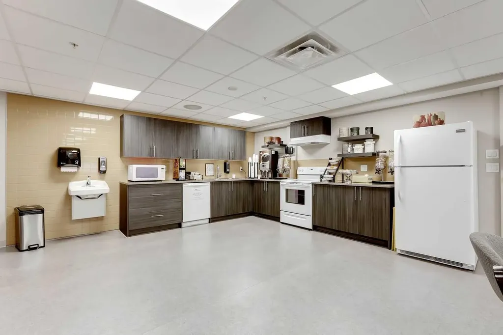 2635 Eversyde Avenue SW Calgary AB T2Y 5G9