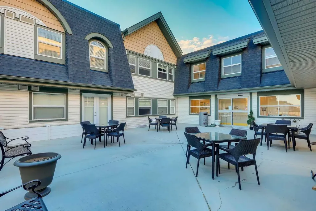 2635 Eversyde Avenue SW Calgary AB T2Y 5G9