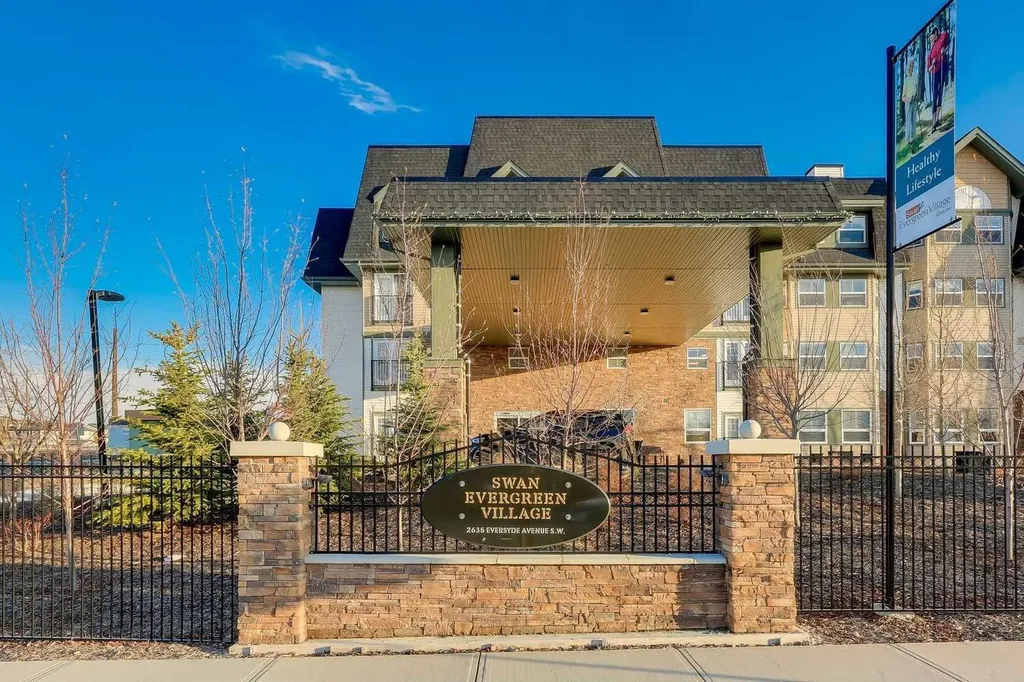 2635 Eversyde Avenue SW Calgary AB T2Y 5G9