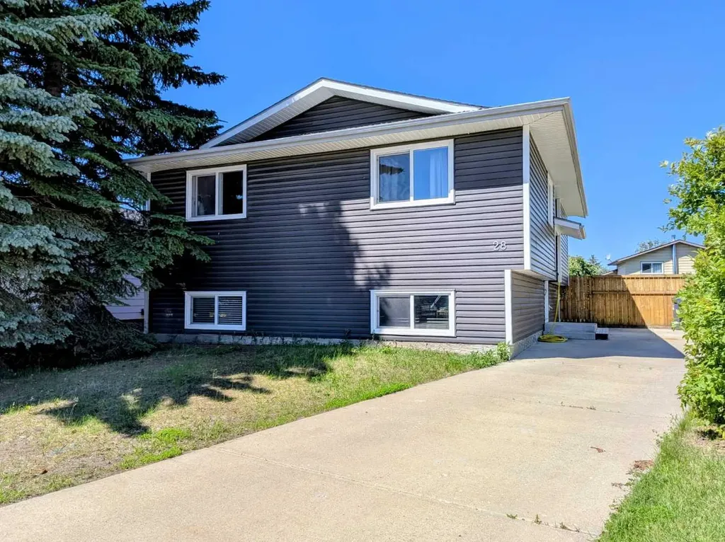 28 Goard Close Red Deer AB T4P 2M2