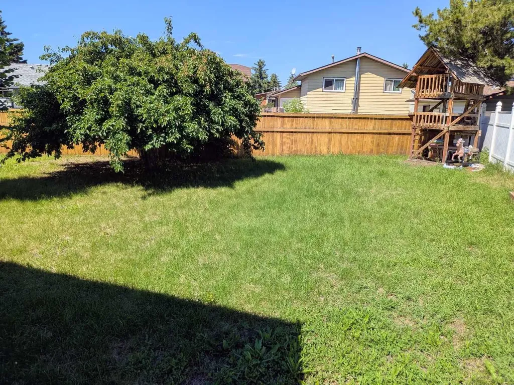 28 Goard Close Red Deer AB T4P 2M2