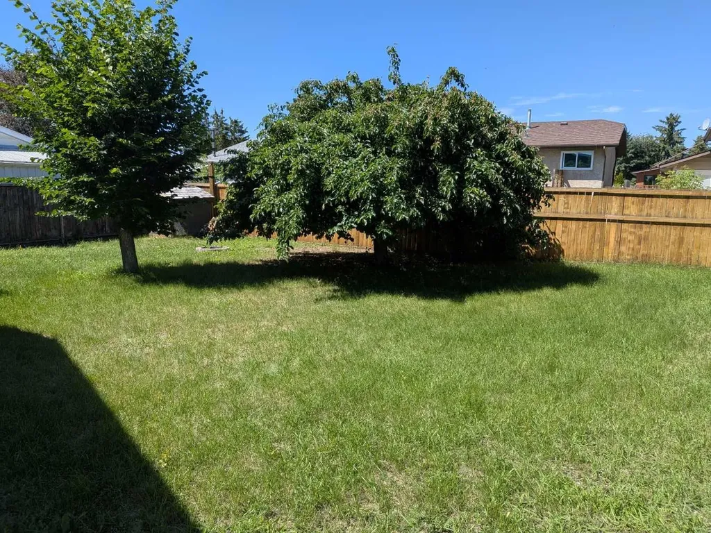 28 Goard Close Red Deer AB T4P 2M2