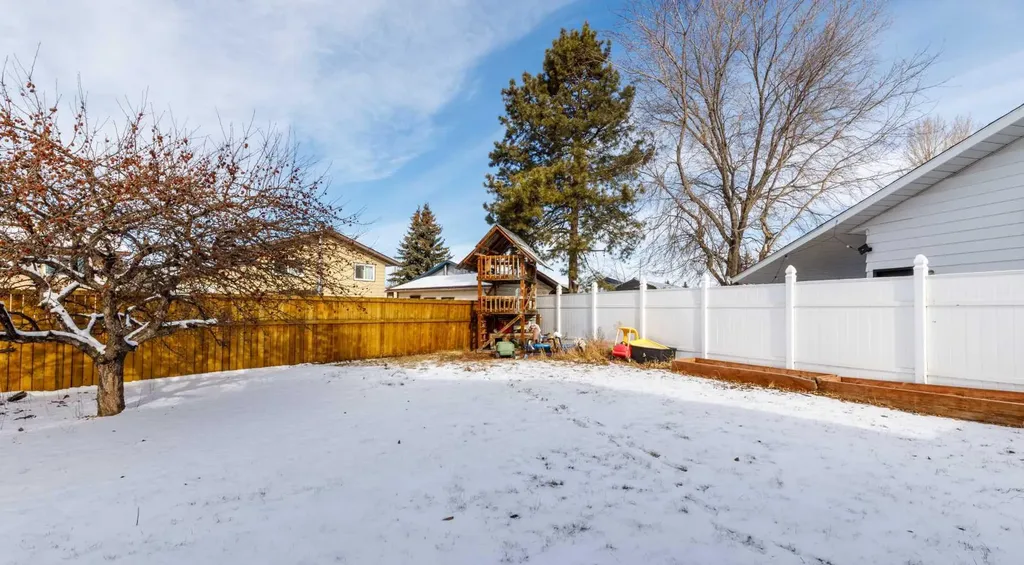 28 Goard Close Red Deer AB T4P 2M2