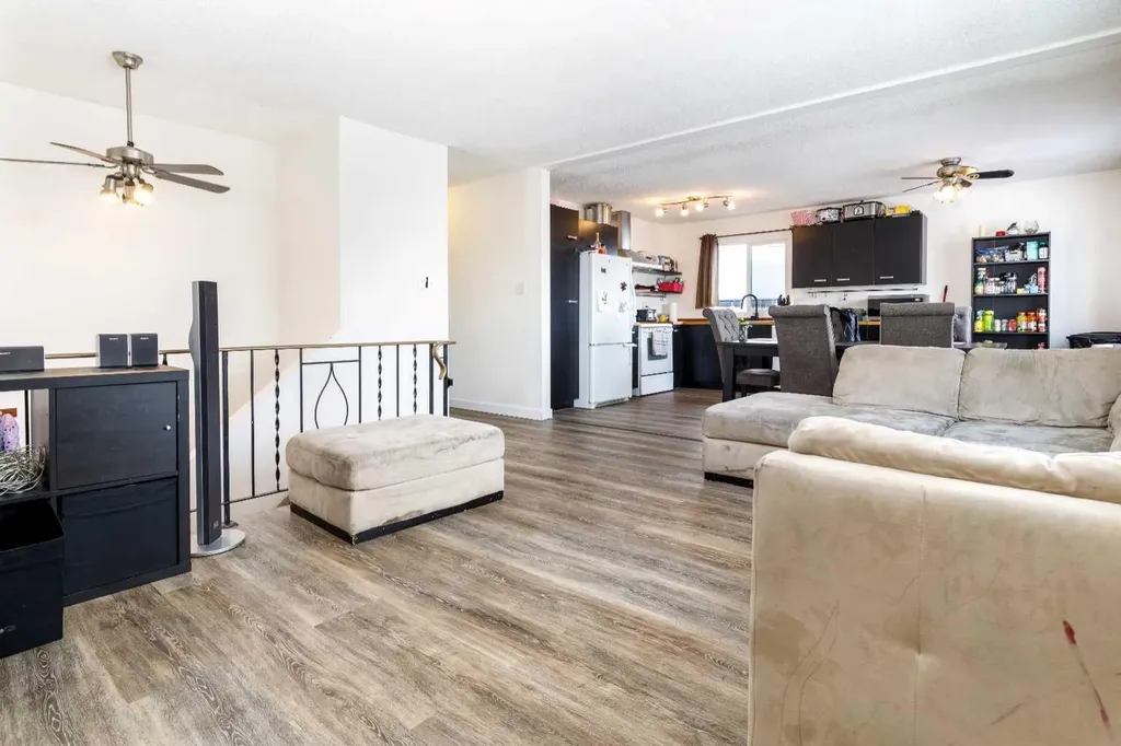 28 Goard Close Red Deer AB T4P 2M2
