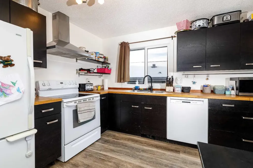 28 Goard Close Red Deer AB T4P 2M2