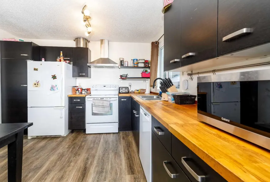 28 Goard Close Red Deer AB T4P 2M2