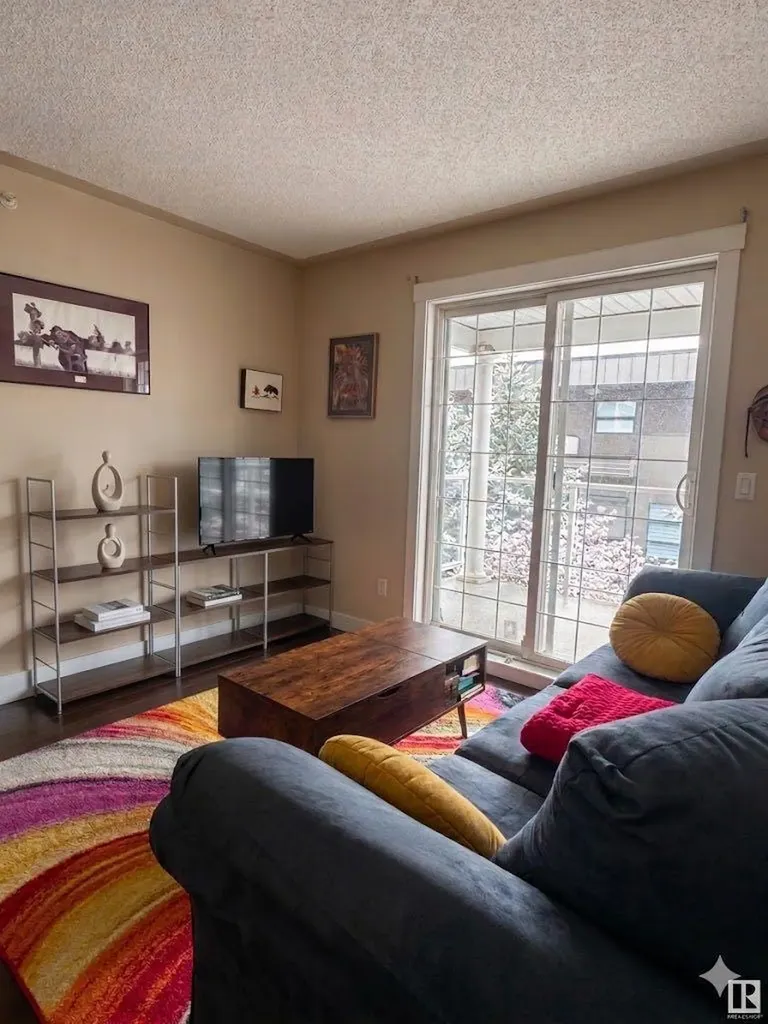 2233 34 Avenue SW Calgary AB T2T 6N2