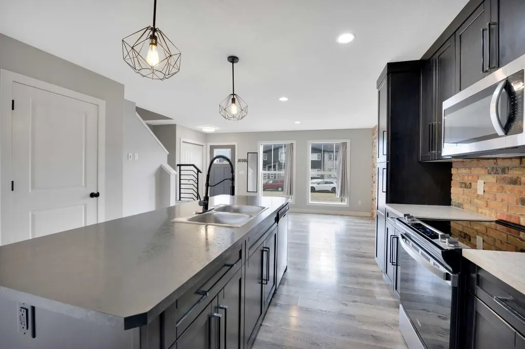 15 Iron Gate Boulevard Sylvan Lake AB T4S 0T6