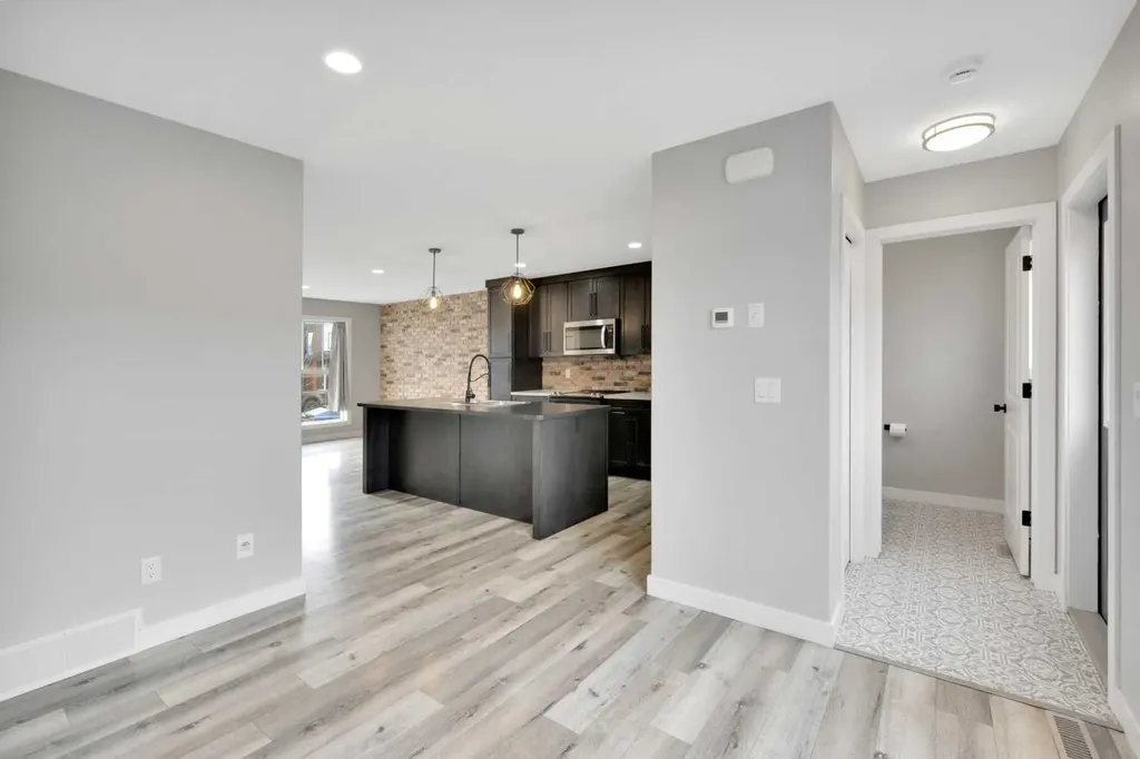 15 Iron Gate Boulevard Sylvan Lake AB T4S 0T6
