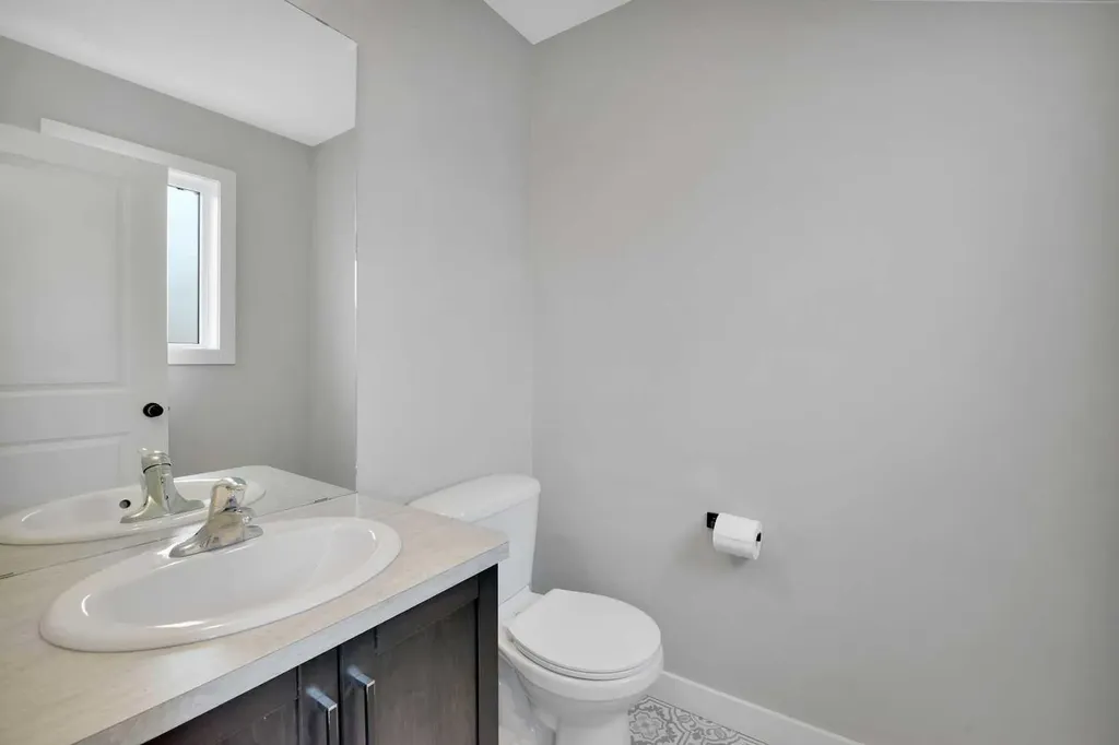 15 Iron Gate Boulevard Sylvan Lake AB T4S 0T6
