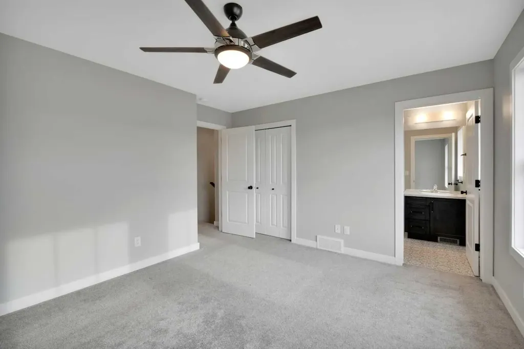 15 Iron Gate Boulevard Sylvan Lake AB T4S 0T6