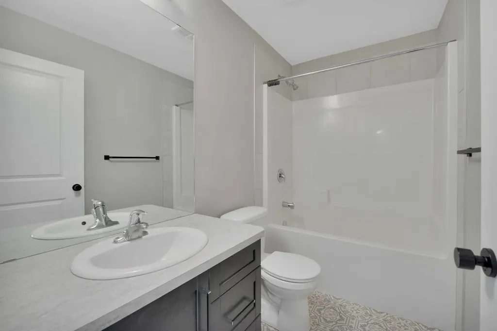15 Iron Gate Boulevard Sylvan Lake AB T4S 0T6