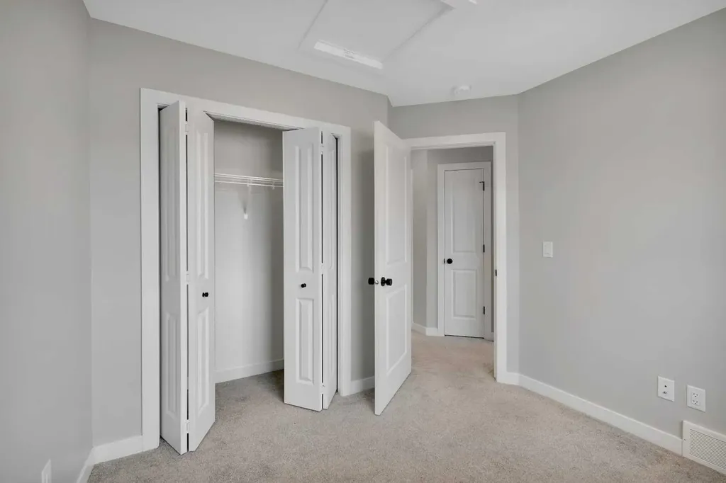 15 Iron Gate Boulevard Sylvan Lake AB T4S 0T6
