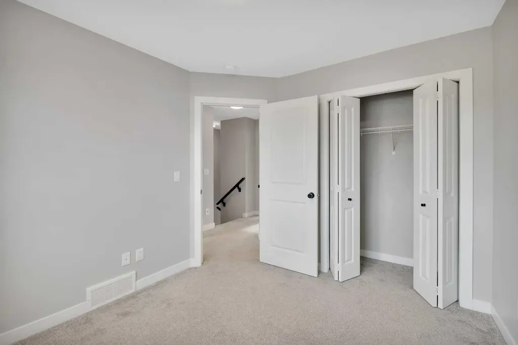 15 Iron Gate Boulevard Sylvan Lake AB T4S 0T6