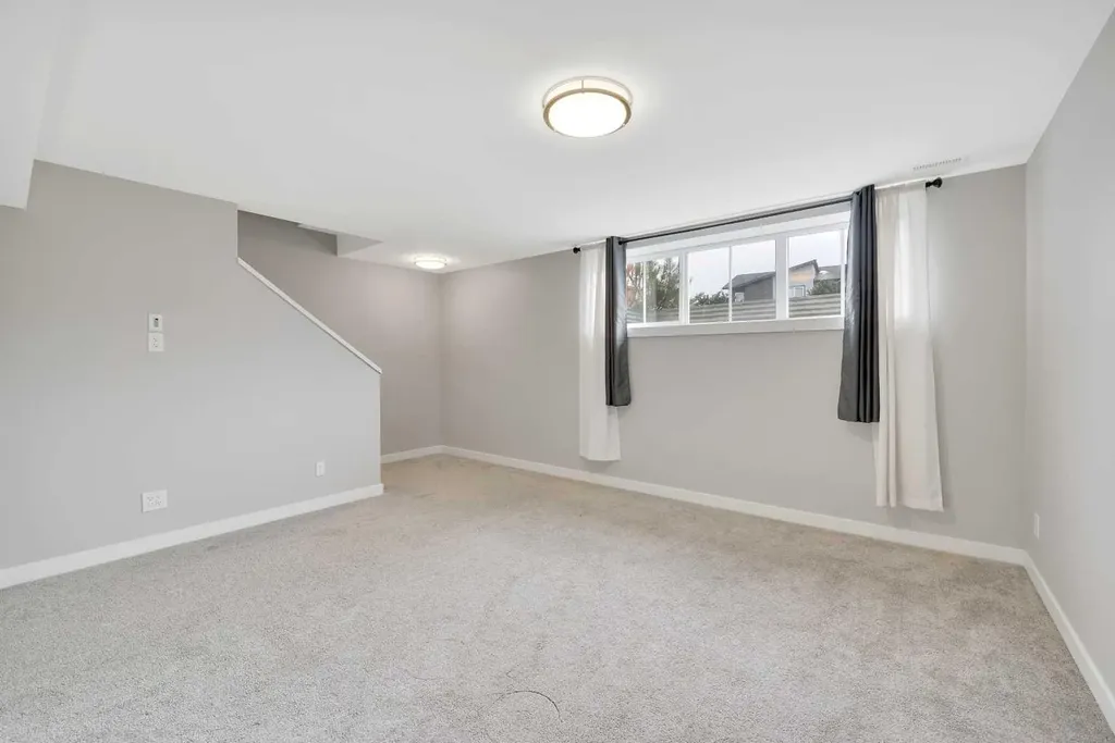 15 Iron Gate Boulevard Sylvan Lake AB T4S 0T6