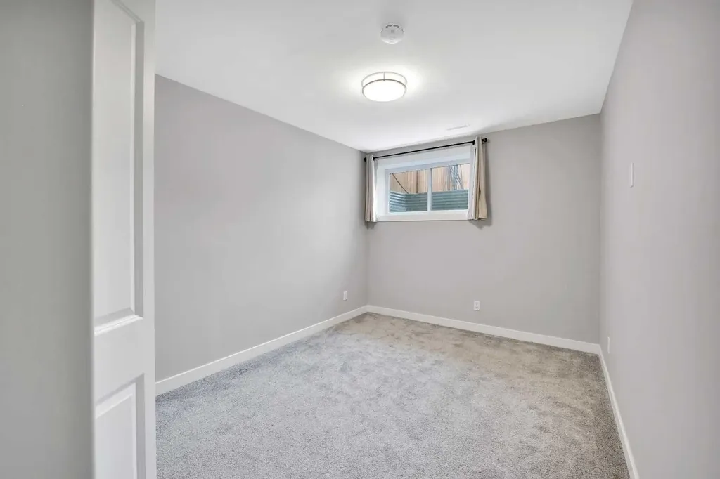 15 Iron Gate Boulevard Sylvan Lake AB T4S 0T6