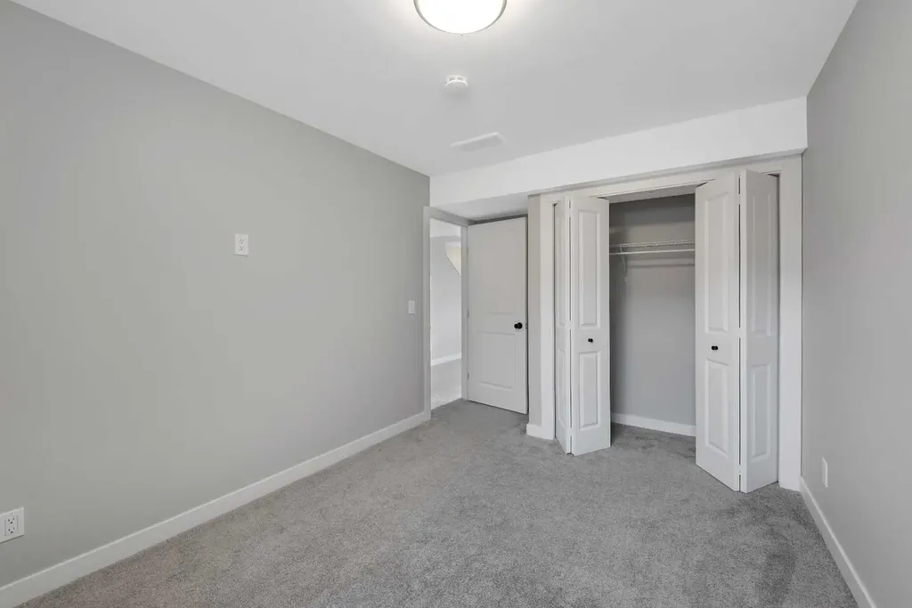 15 Iron Gate Boulevard Sylvan Lake AB T4S 0T6