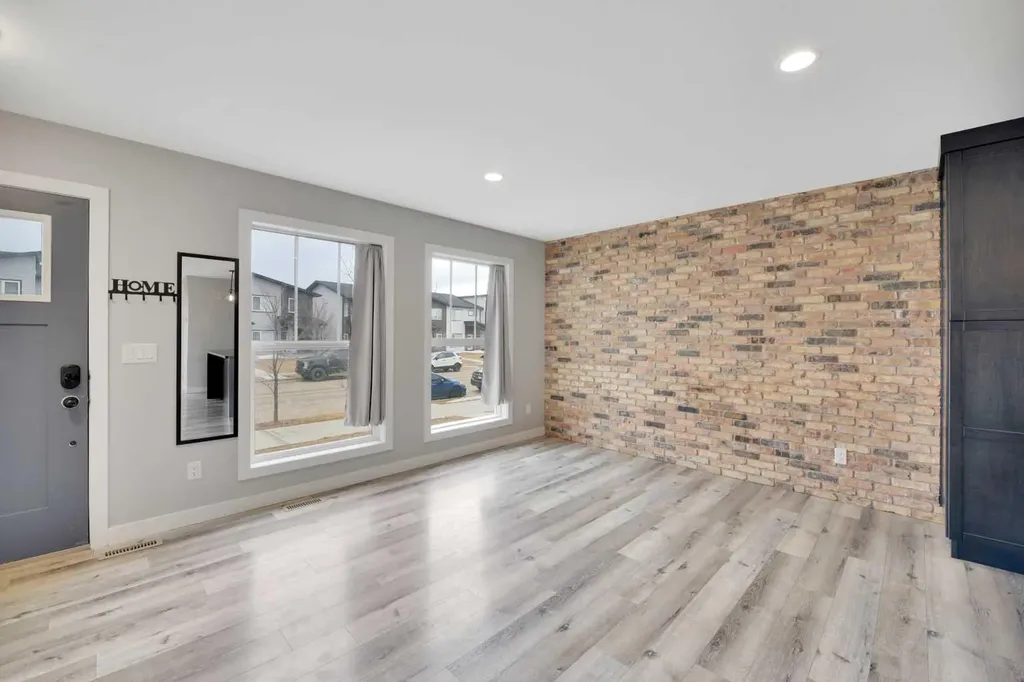 15 Iron Gate Boulevard Sylvan Lake AB T4S 0T6