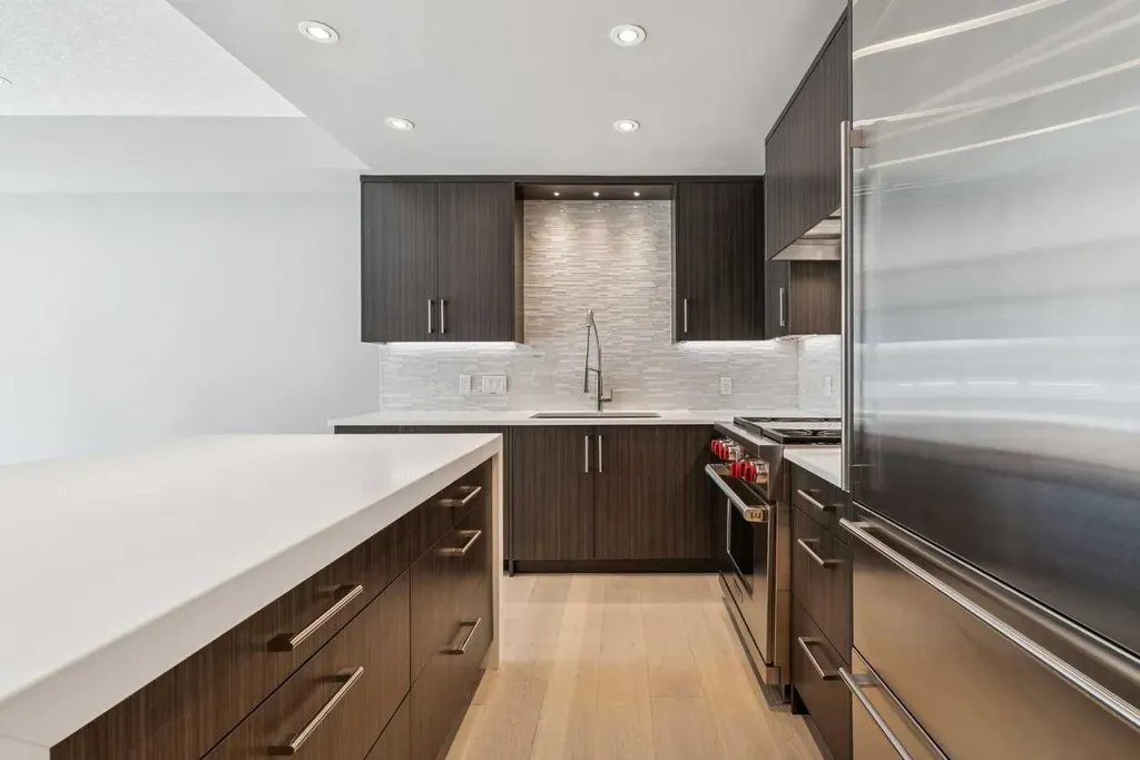 660 Eau Claire Avenue SW Calgary AB T2P 5K3